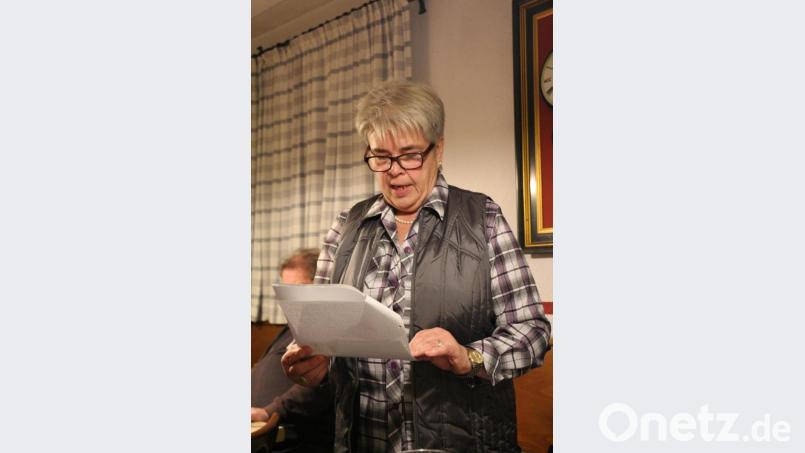 Schriftführerin Christel Seibel verlas das Protokoll der Jahreshauptversammlung aus dem vergangenen Jahr. Bild: rpp