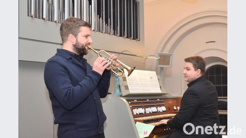 Lukas Drexel (Trompete) und Florian Gross (Orgel) gastieren als &quot;Brasso Continuo&quot; mit einem Kirchenkonzert in der Waidhauser Emmeramskirche. Bild: fjo