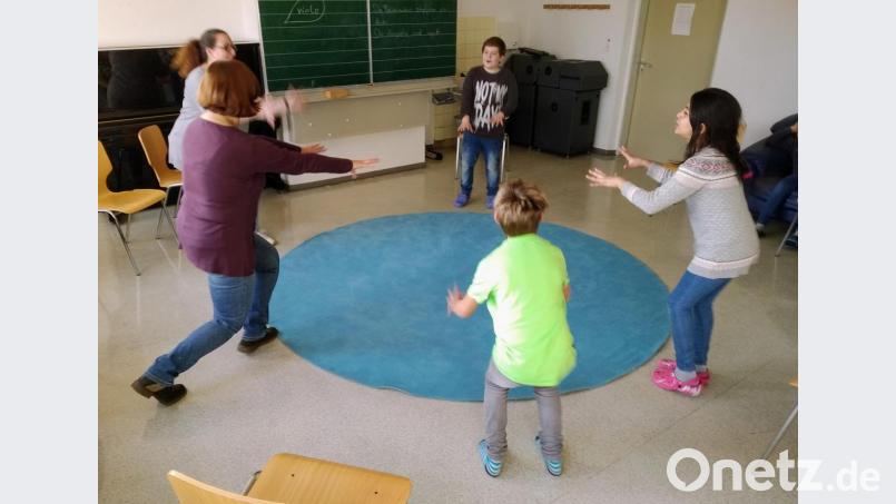 Spielerisch lernen die Kinder sich selbst zu behaupten. Bild: exb/Landratsamt Neustadt
