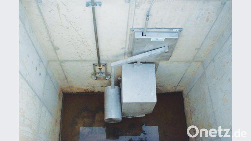Ein neuer Abflussregler ist in der Fabrikstraße in Neustadt/WN nötig geworden. Bild: arw
