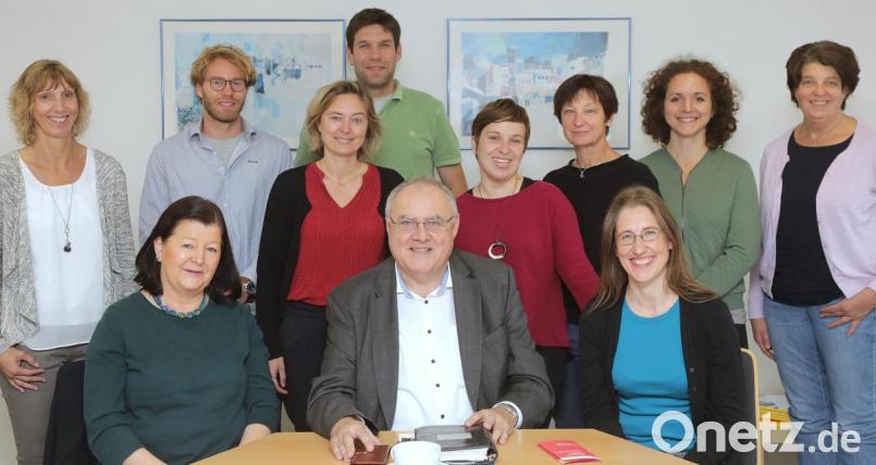 Lothar Höher (Mitte) hat immer ein offenes Ohr für das Beratungsteam der Stelle für seelische Gesundheit. Bild: Wolfgang Steinbacher
