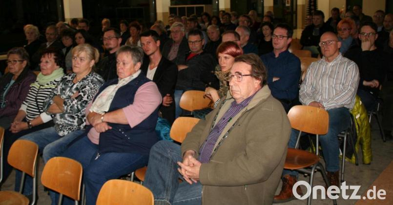 73 Interessierte kamen zur Bürgerversammlung, um Informationen aus erster Hand zu erhalten. Bild: fpoz