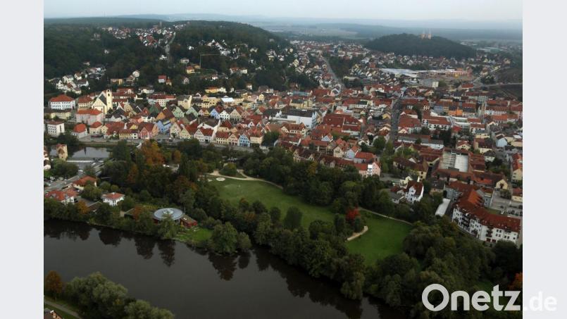 Entwicklungskonzepte, wie es sie im Landkreis Schwandorf mehrere gibt, stellen Orientierungsrahmen für die künftige Entwicklung dar, etwa von Gemeinden wie Schwandorf. Bild: ggö