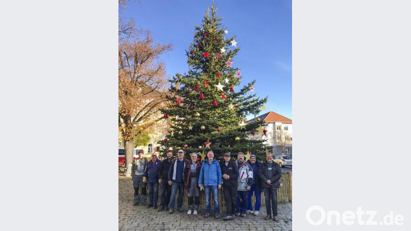 Die Vereine haben wieder ein Prachtexemplar am Marktplatz aufgestellt. Bild: exb