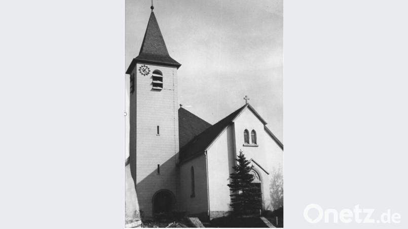 Die Pfarrkirche Herz Jesu Brand zur Zeit der Erhebung zur selbstständigen Pfarrei vor 50 Jahren. Repro: ld