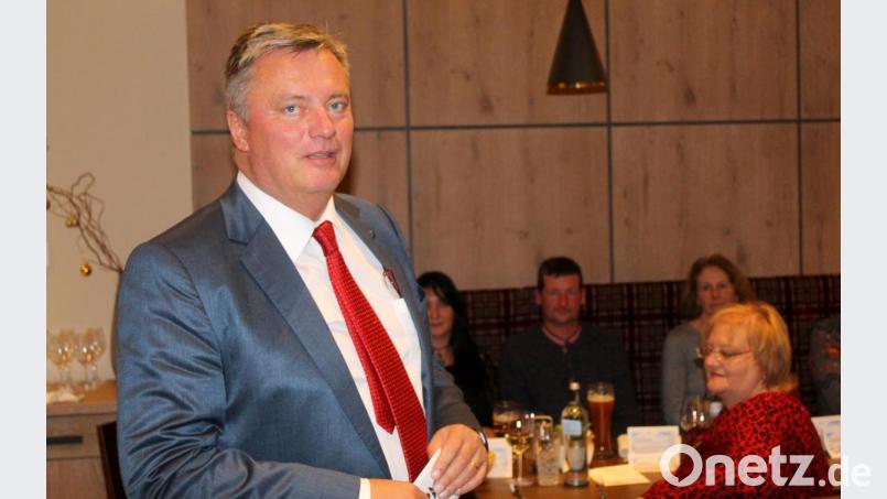 Christian Engel begrüßt die Anwesenden zur Jubilarfeier. Bild: Schönberger, Ferdinand [fsb]