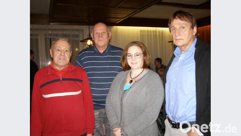 Die drei Vorstandssprecher der Bürgeraktion &quot;Mitmachen lohnt!&quot; mit (vorne, von links) Ludwig Wolf, Maria Thomas und Horst Gesell sowie hinten Schriftführer und Kassier Alfred Koch. Bild: pz