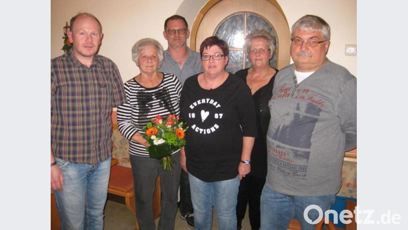 Das neue Führungsteam des Eisstockclubs bilden (von links) Manfred Faget, Erika Haberländer, Markus Hampl, Petra Obermeier, Ruth Seidl und Peter Meiler. Bild: exb