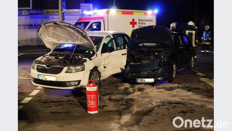 Zwei Verletzte gab es bei einem Unfall in Wiesau. Bild: wro