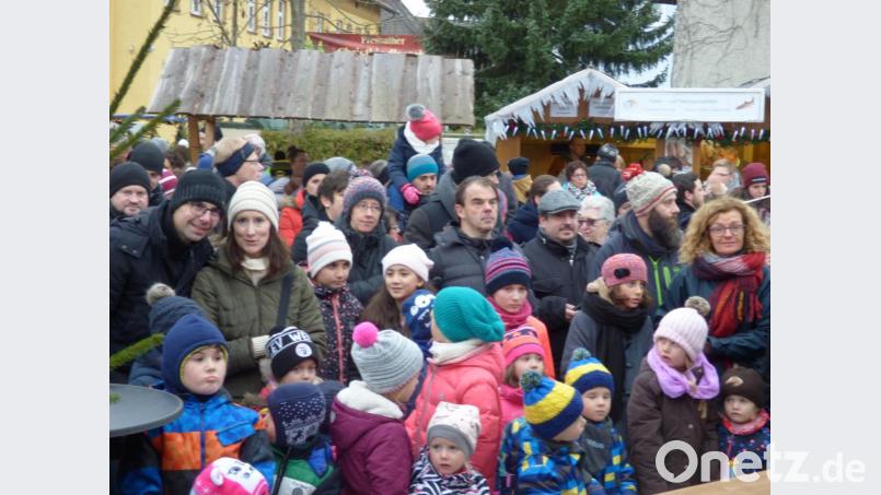 Schon am Nachmittag gab es im Marktbereich beinahe kein Durchkommen mehr. Bild: mng