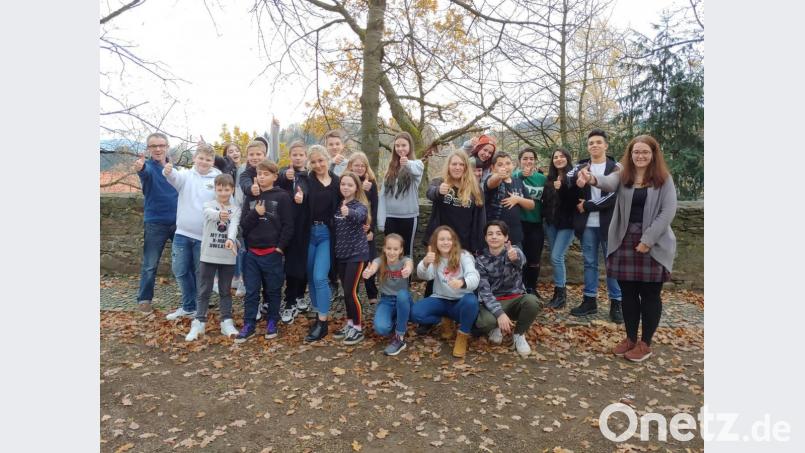 Die Schülermittverwaltung der Luitpold-Mittelschule in der Jugendbildungsstätte Waldmünchen. Bild: Luitpold-Mittelschule/exb