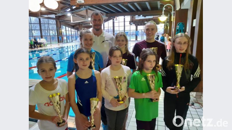 Die Gewinner des Adventspokalschwimmens bei den Damen. Bild: rbg