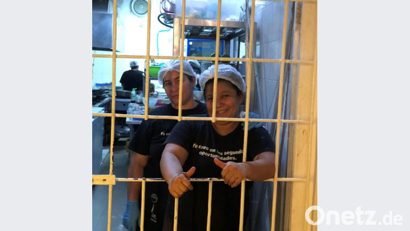 Das Kochen hinter Gittern kann für die Frauen einen Chance bedeuten. Manch eine hat nach ihrer Entlassung eine Anstellung in einem Restaurant gefunden. Bild: exb/Stefan Maschke