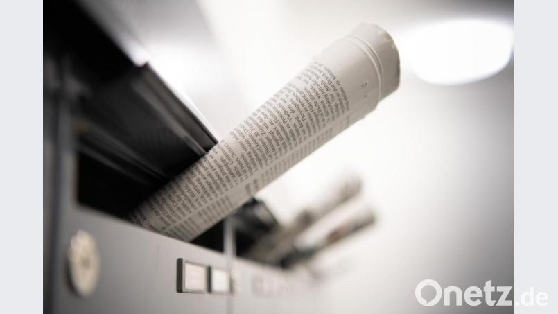 Briefkästen in einem Mehrfamilienhauses sind zu sehen. Foto: Soeren Stache/zb/dpa Bild: Soeren Stache