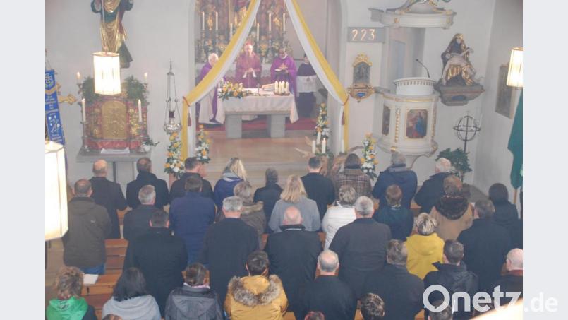 Während des Pontifikalgottesdienstes in der Pfarrkirche St. Andreas. Bild: enz