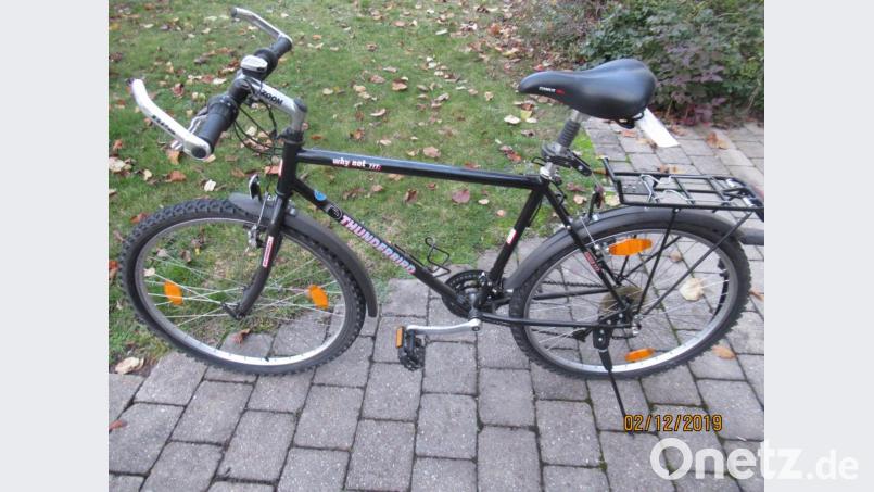 „Thunderbird“ und „Why not 777“ steht auf dem Rahmen dieses Rades. Wem kommt das bekannt vor? Bild: exb/Polizei