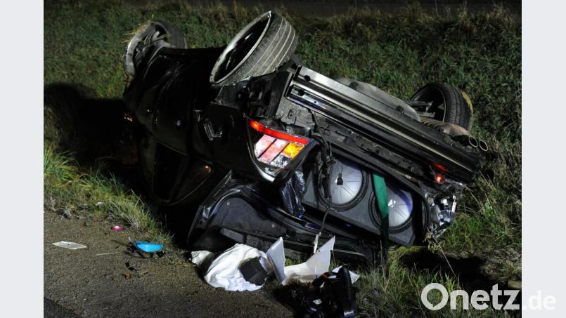 Das Unfallauto wurde so demoliert, dass 15.000 Euro Schaden entstanden. Bild: gf
