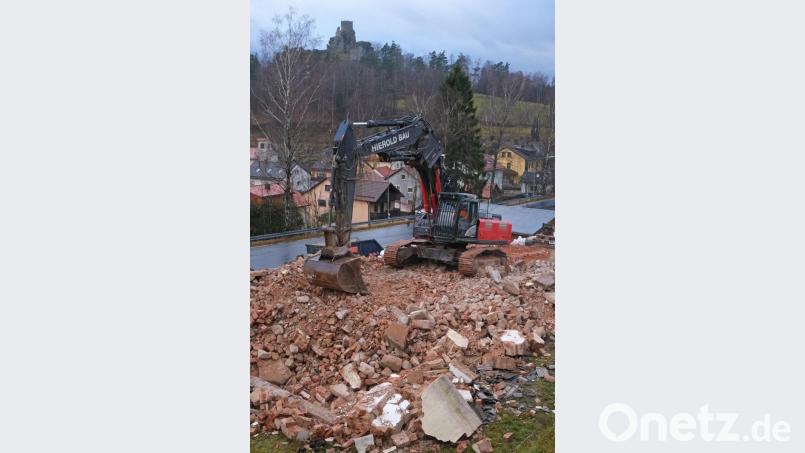 Das &quot;Polizeihaus&quot; ist Vergangenheit. Den herrlichen Blick hinüber zur Burg wird es aber weiterhin geben, und zwar für die Mieter eines künftigen Wohngebäudes. Bild: nm