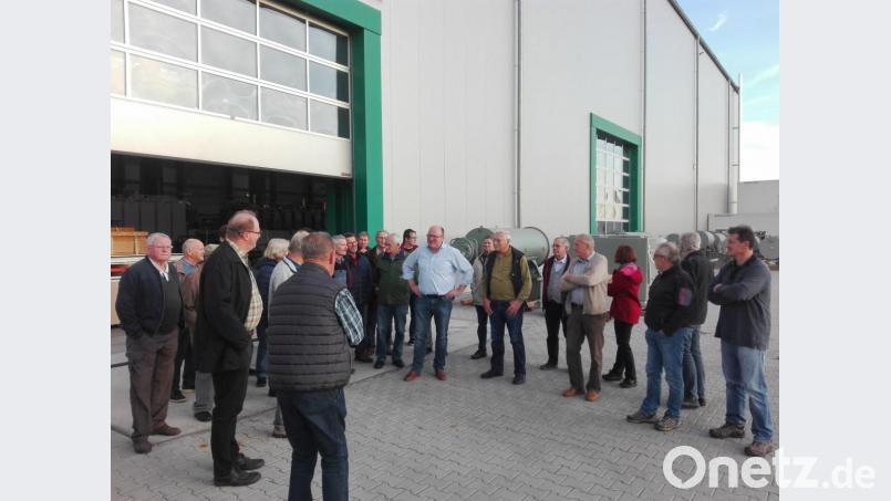 In der Firma Schwandner Logistik und Transport waren kürzlich 30 interessierte Mitglieder der Marianischen Männerkongregation. Bild: exb