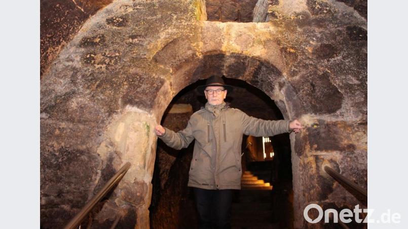 Mit 130 Kellern hat das Felsengewölbe unter der Stadt gigantische Ausmaße. Bild: m