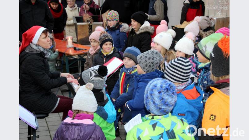 Die „ChorKids“ singen Weihnachtslieder. Bild: Schönberger, Ferdinand [fsb]