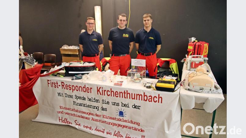 Auch der First Resonder der Feuerwehr Kirchenthumbach ist dabei und stellt seine Arbeit vor. Bild: jma