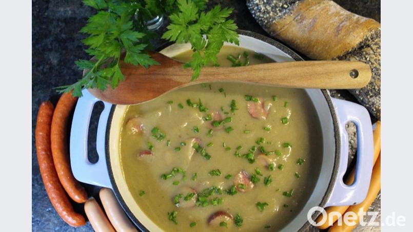 Fein püriert und mit Wurst schmeckt eine Kartoffelsuppe einfach gut. Bild: Matthias Würfl