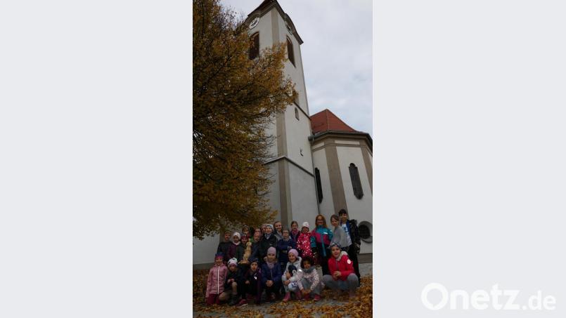 Lesen ist heuer in der Grund- und Mittelschule Schnaittenbach Chefsache, denn die Einrichtung beteiligt sich an der Aktion „Büchertürme und will mit gelesenen Büchern einen virtuellen Stapel bauen, der der Kirchturmhöhe von knapp 42 Metern entspricht. Bild: ads