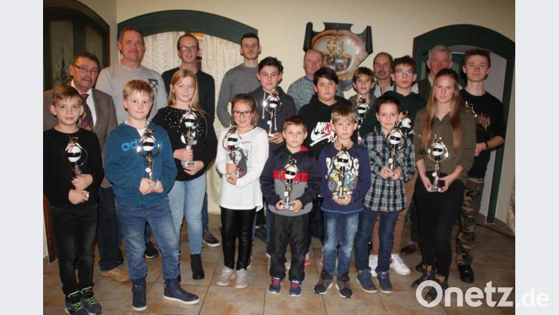 Bei der Jahresabschlussfeier des AC Waldershof wurden die Besten in der Clubwertung ausgezeichnet. Bild: kro