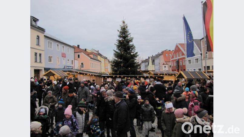 Bestens besucht war der Weihnachtsmarkt sowohl am Samstag als auch am Sonntag. Bild: bij
