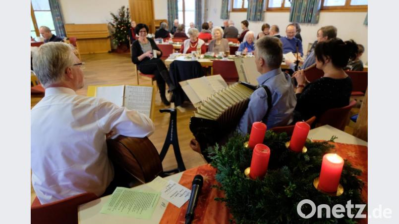 Einen eindrucksvollen Familiennachmittag erleben die Besucher des ersten Adventssingens der evangelischen Pfarrgemeinde St. Johannes Baptista. Bild: le