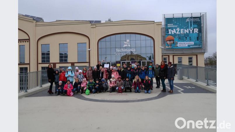 Die Plößberger Schüler besuchen mit ihrer tschechischer Partnerschule das Techmania in Pilsen. Bild: exb