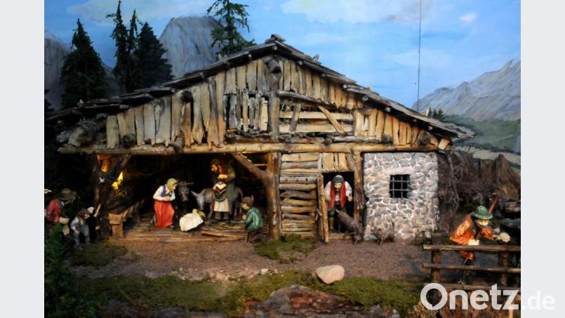 Viele liebevolle Details haben die Krippenfreunde Vilseck in ihrer Krippe im Landratsamt eingebaut. Bild: Stephan Huber