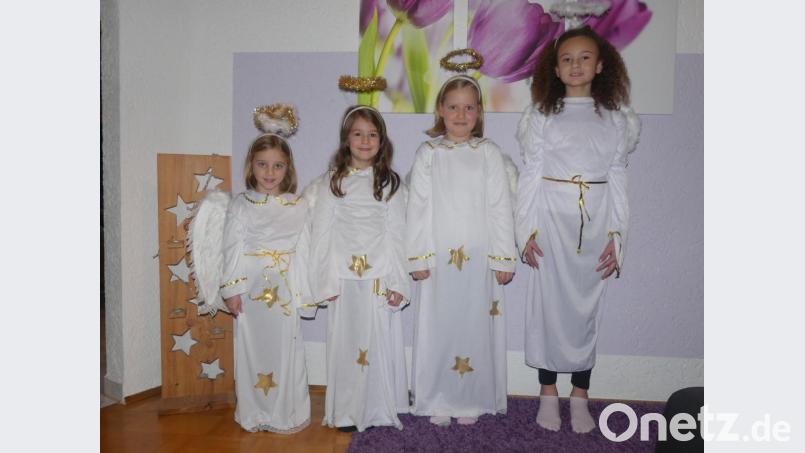 Die Engel Alexandra, Lilly, Sophie und Romy begleiten den Nikolaus bei der Veranstaltung am Freitag, 6. Dezember. Bild: rn