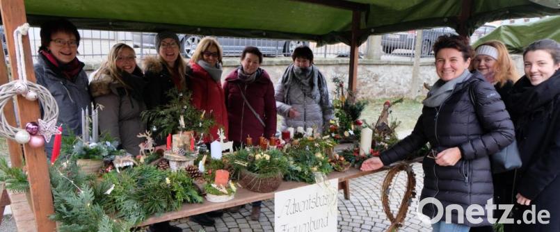 Die Mitglieder des Evangelischen Frauenbundes haben jede Menge Dekoration für den Advent gefertigt. Verkauft werden die Waren traditionell am ersten Adventssonntag. D Bild: le