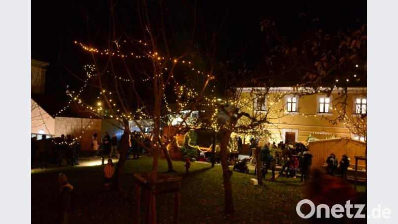 Das Ambiente der "Vulkanweihnacht" ist beeindruckend. Wer zu den Verkaufsständen will, muss am vergangenen Wochenende aber Eintritt bezahlen. Bild: bey