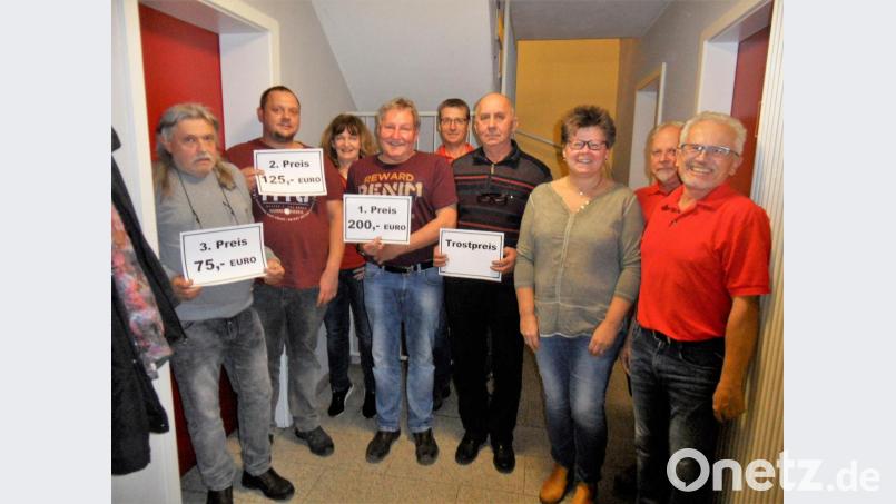 Geldpreise gibt es für die drei besten Schafkopfer. Bild: fz