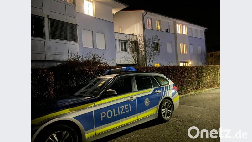 In einer Wohnung im Regensburger Stadtteil Ziegetsdorf wurde eine tote Frau gefunden. Die Polizei vermutet ein mutmaßliches Tötungsdelikt. Bild: Alexander Auer