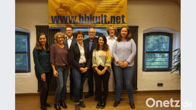 Unter der Leitung von Veronika Hofinger (Vierter von links) bereitet das Team des CeBB das Veranstaltungsprogramm 2020 vor. Dabei wirken (von links) Veronika Křížková, Susanne Setzer, David Vereš, Erich Schlicker, Veronika Kaštánková, David Bender und Ivana Danisch mit. Bild: eib