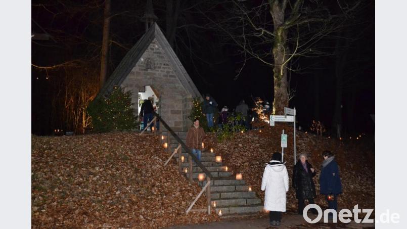 Romantisch ist der Aufgang zur Rotkreuz-Kapelle. Bild: gi