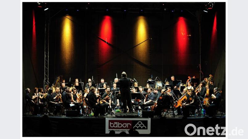 Die Smetana Philharmoniker Prag gestalten am Sonntag, 12. Januar, das Neujahrskonzert der Stadt Mitterteich in der Mehrzweckhalle. Bild: exb