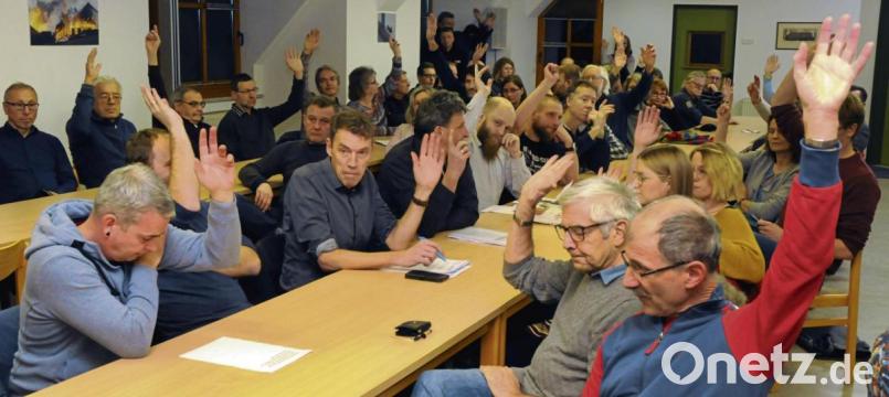 Bei der Bürgerversammlung im Lehrsaal der Feuerwehr Rosenberg wurden die meisten Anträge mehrheitlich an den Stadtrat überwiesen. Bild: Stephan Huber