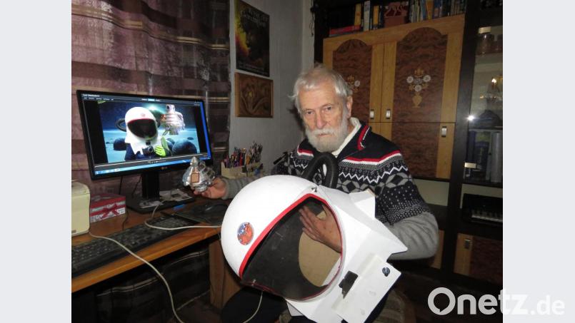 Was Enkel Lucas im Comic auf den Kopf trägt, ist ein Astronautenhelm aus Pappmaché. Rahner hat ihn selbst gebastelt. Bild: ubb