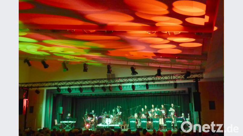 Swinging Christmas“ mit der „Kingsize-Bigband“ Bild: Schönberger, Ferdinand [fsb]