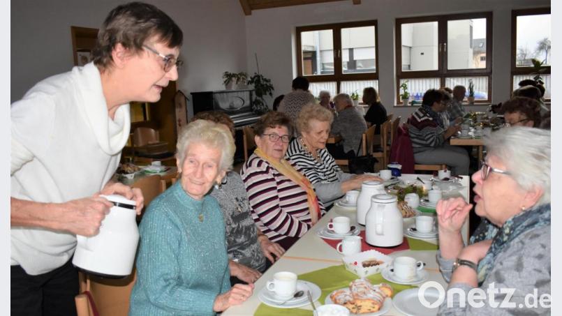 Die evangelische Gemeinde Grafenwöhr feiert mit den Senioren Advent. Bild: rgr