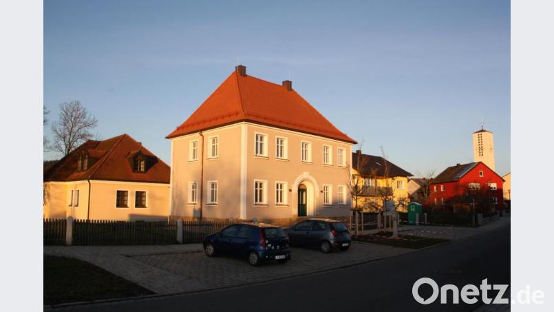So gut wie fertig ist das Bürger- und Kulturhaus &quot;Alter Pfarrhof&quot;. Mitte Februar soll es gesegnet und damit seiner Bestimmung übergeben werden. Bild: bjp