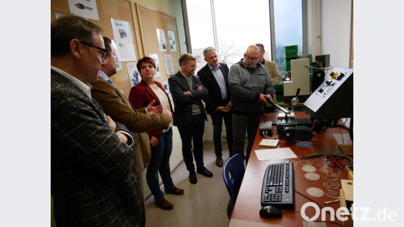 Vorführung der CNC-Fräsmaschine. Bild: hmr
