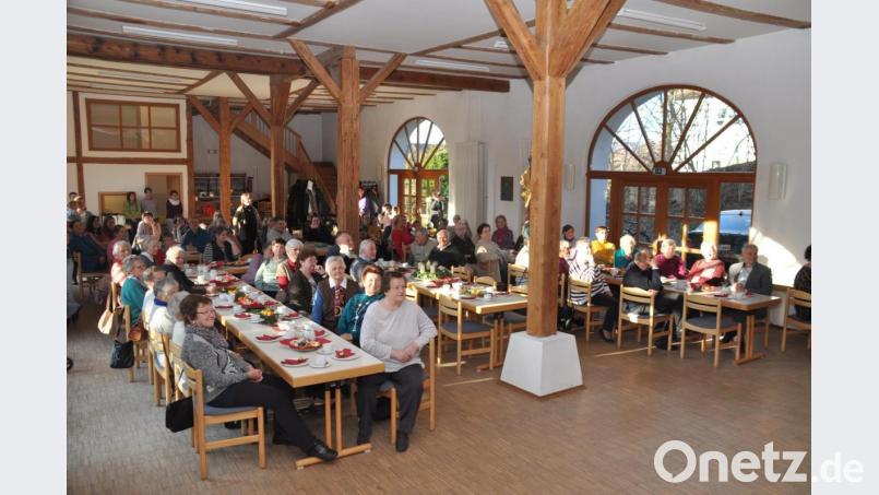 Zum Seniorenkreis-Advent kamen viele Gäste. Bild: ak