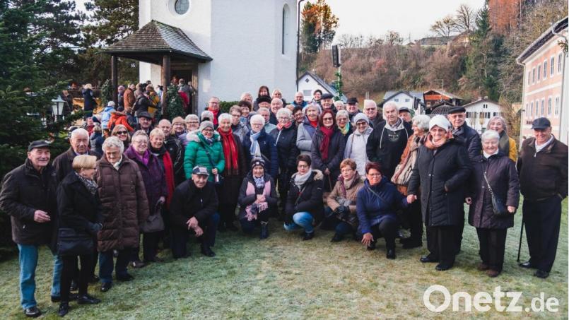 Eine Station des CSU-Ortsverbandes bei ihrer Fahrt zum Salzburger Adventsingen war die „Stille Nacht-Kapelle“ in Oberndorf.