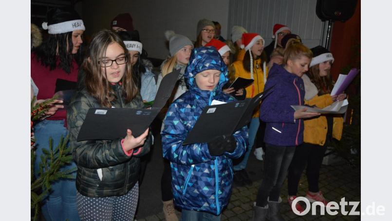 Der Kinderchor der Kulturwerkstatt unter der Leitung von Cindy Paulus sang sich in die Herzen der Zuhörer. Bild: jr